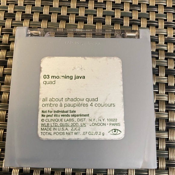 Clinique eyeshadow quad - Picture 3 of 3